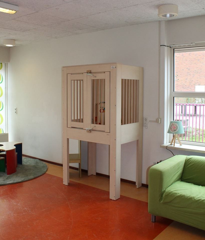 Babyhoek met verhoogde box op locatie Skager Rak